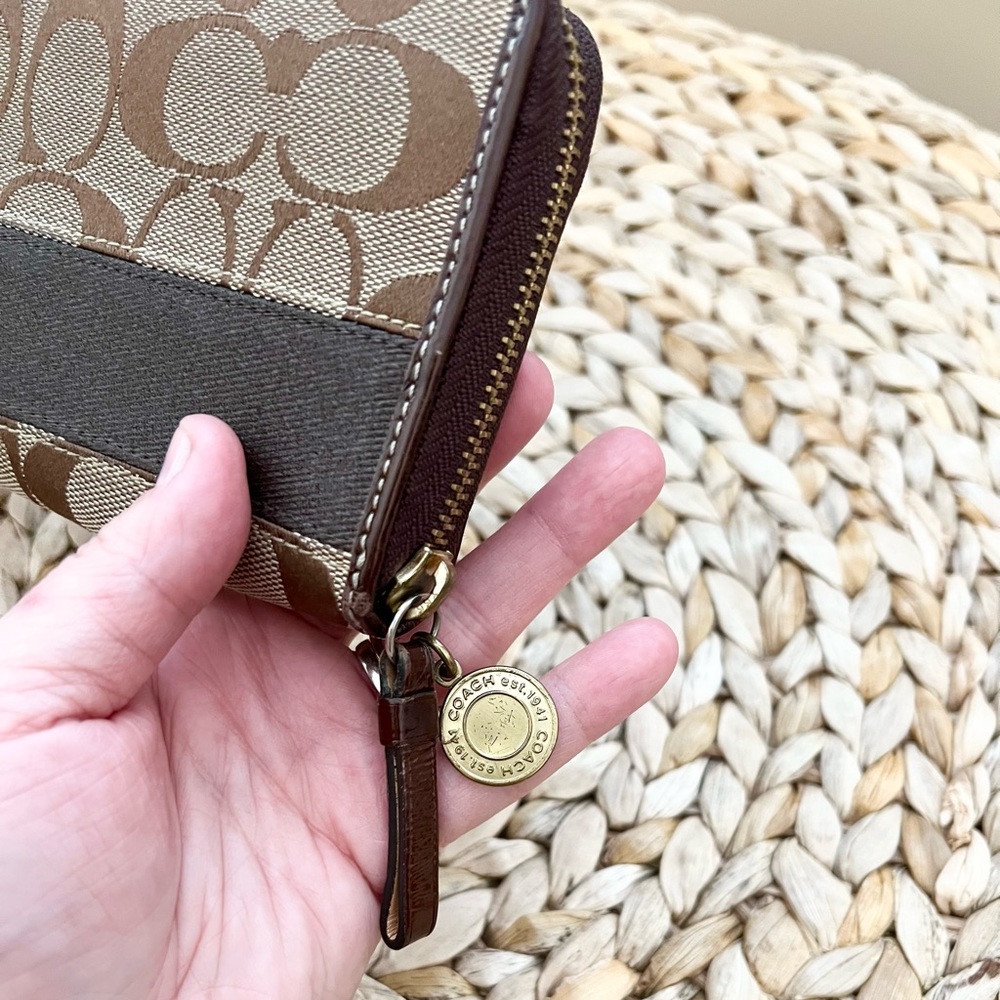 COACH monogram logo canvas zip around full size continental wallet - Picture 6 of 9